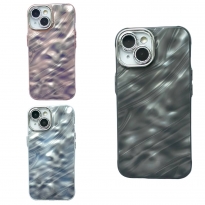 Crumpled Case iPhone 15 Pink